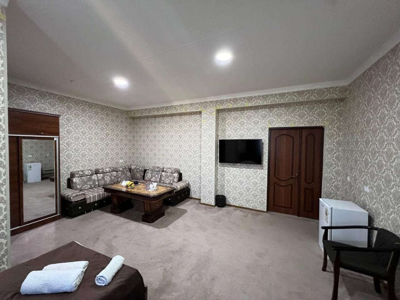 Hotel Crystal Palace Ürgenç Dış mekan fotoğraf